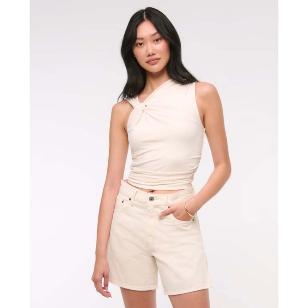 NWOT Abercrombie & Fitch High Rise Loose Shorts White Size 27/4 6” Inseam